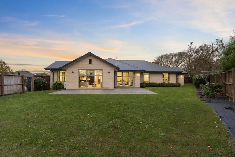 Photo of property in 31 Mokihi Gardens, Hillmorton, Christchurch, 8024