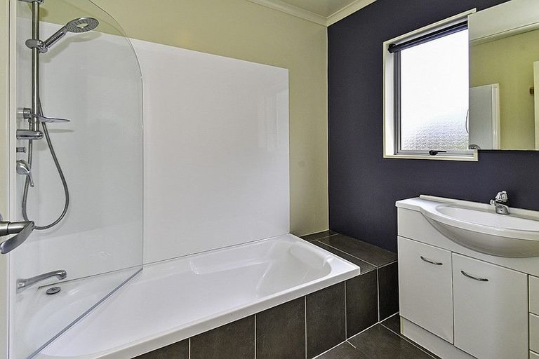 Photo of property in 17a Oakland Avenue, Papatoetoe, Auckland, 2025