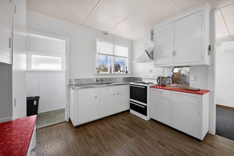 Photo of property in 27 Reid Avenue, Hawera, 4610