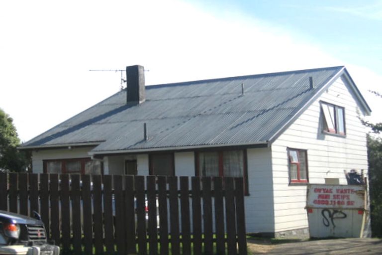 Photo of property in 35 Astrolabe Street, Cannons Creek, Porirua, 5024