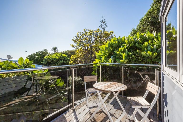 Photo of property in 7a Sunset Parade, Plimmerton, Porirua, 5026
