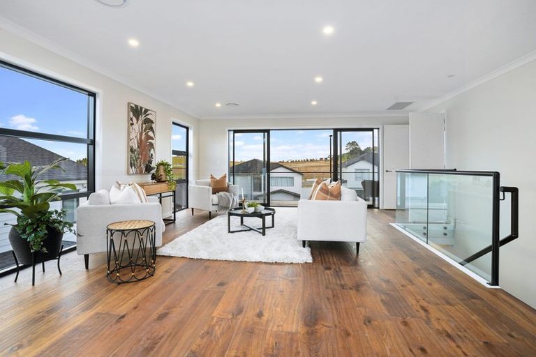 Photo of property in 116 Godfrey Drive, Orewa, 0931