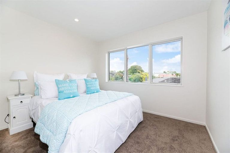 Photo of property in 14b Coniston Avenue, Te Atatu South, Auckland, 0610