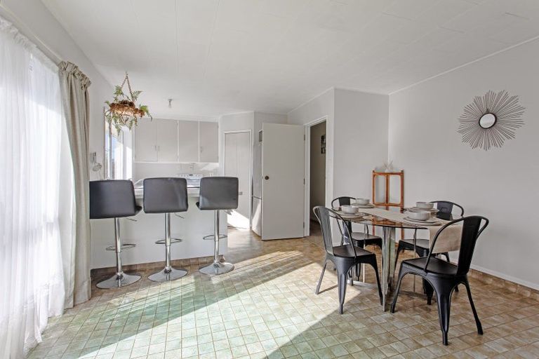 Photo of property in 9 Russell Street, Otane, 4202