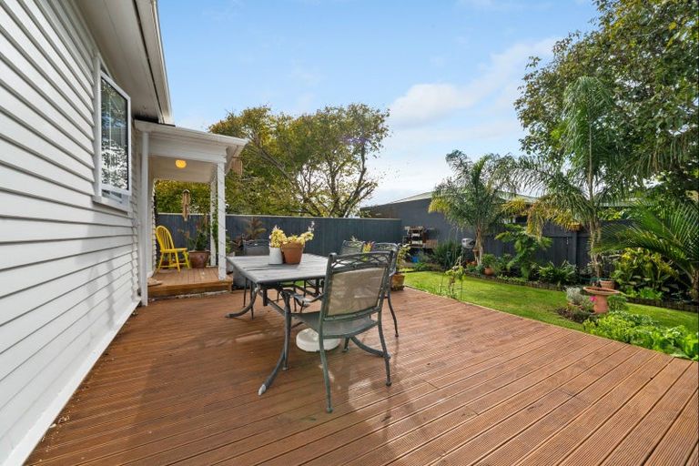 Photo of property in 2/5 Tokomaru Street, Welbourn, New Plymouth, 4312