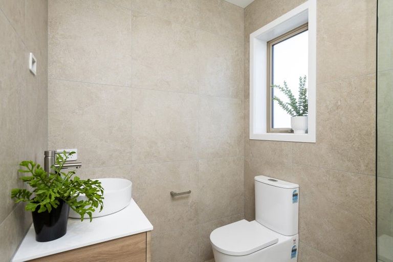 Photo of property in 23 Allan Avenue, Lytton West, 4071