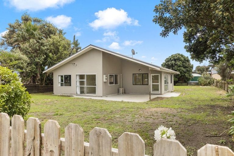 Photo of property in 1 Cordyline Road, Port Waikato, Tuakau, 2695