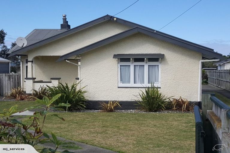 Photo of property in 75 Gonville Avenue, Gonville, Whanganui, 4501