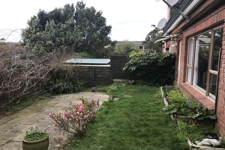 Photo of property in 89 Churton Drive, Churton Park, Wellington, 6037