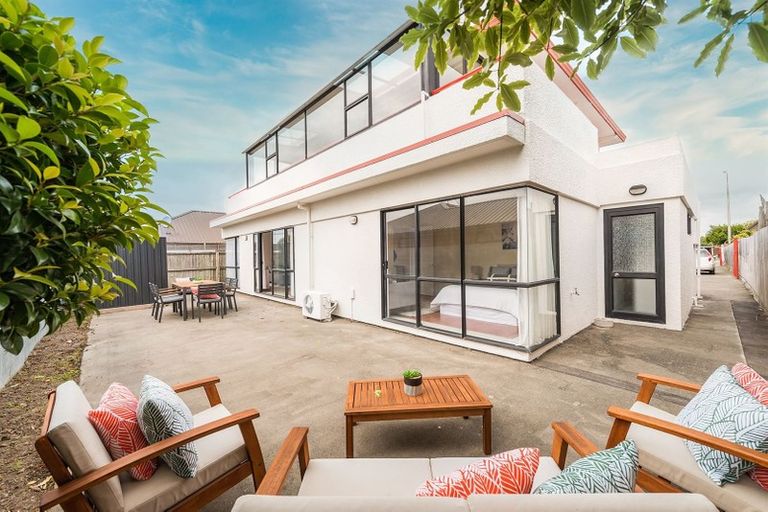 Photo of property in 122b Yaldhurst Road, Sockburn, Christchurch, 8042