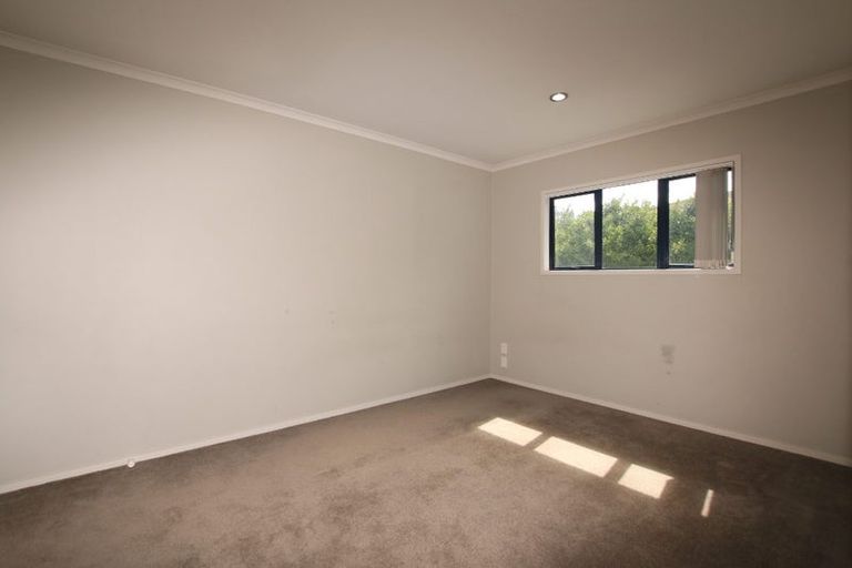 Photo of property in 17 Candlestick Place, Oteha, Auckland, 0632
