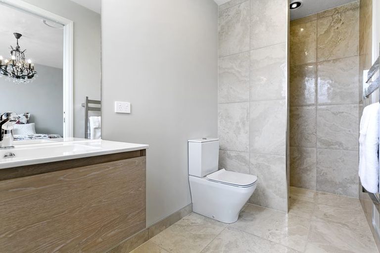 Photo of property in 129 Saint Kilda Road, Cambridge, 3434