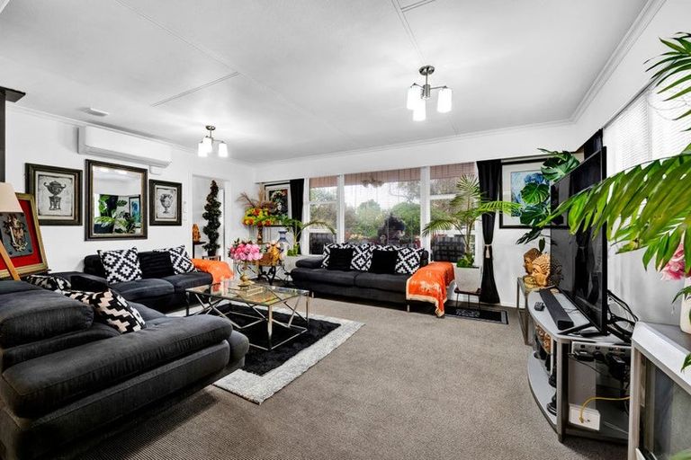 Photo of property in 19 Dives Avenue, Hawera, 4610