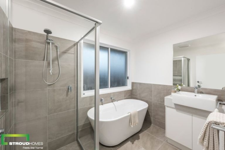 Photo of property in 17 Tamahunga Drive, Matakana, 0985