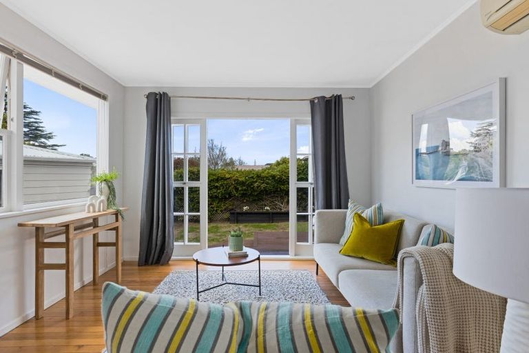 Photo of property in 1/45 Seine Road, Forrest Hill, Auckland, 0620