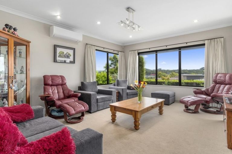 Photo of property in 2 Crater Close, Pyes Pa, Tauranga, 3112
