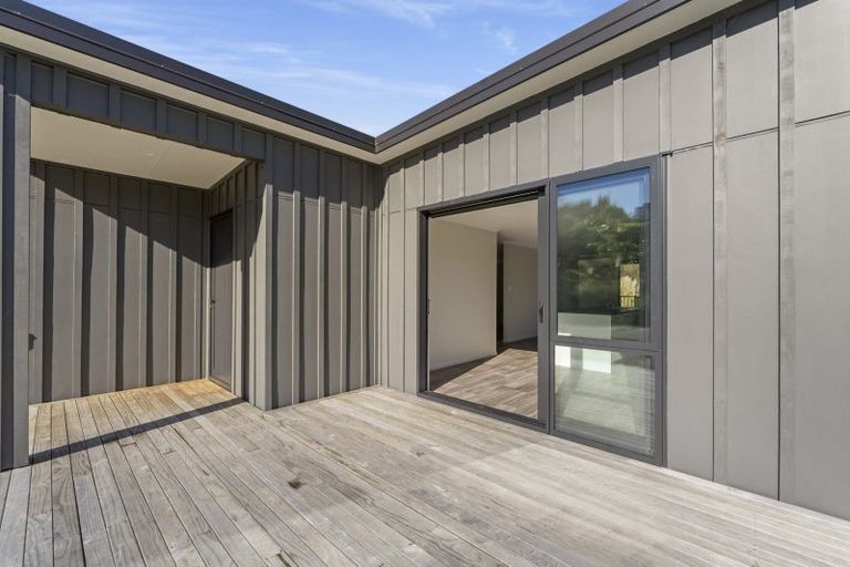 Photo of property in 10 Wrybill Way, Welcome Bay, Tauranga, 3112