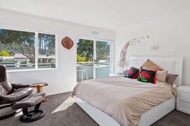 Photo of property in 35 Ocean View Road, Waihi Beach, 3611