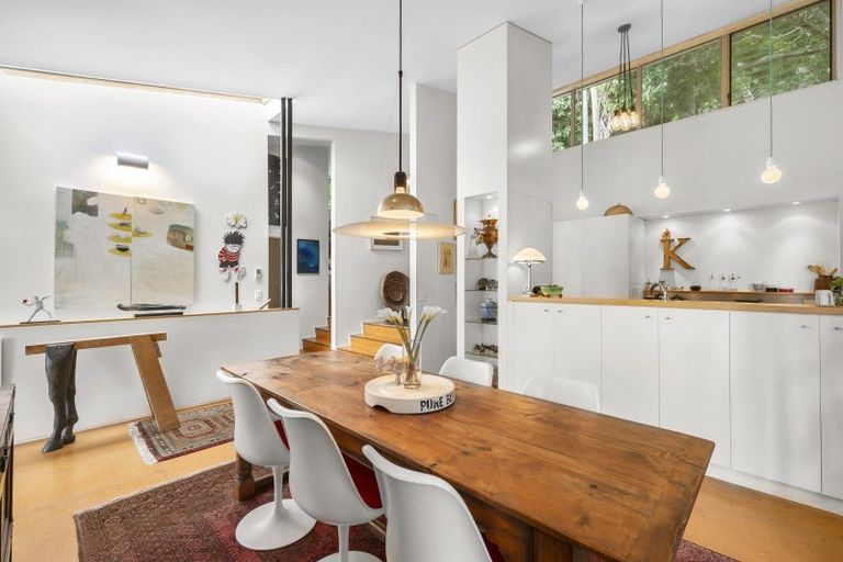 Photo of property in 36a Fortification Road, Karaka Bays, Wellington, 6022