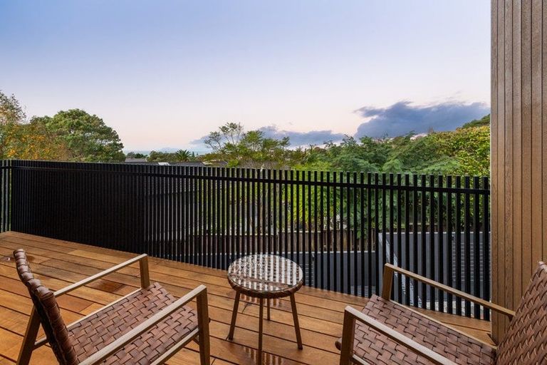 Photo of property in 15b Kiri Place, Mairangi Bay, Auckland, 0630