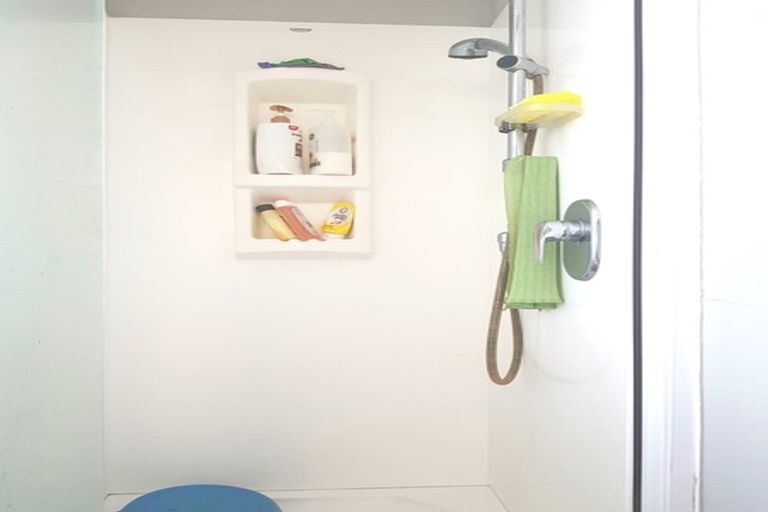 Photo of property in 228 Forrest Hill Road, Forrest Hill, Auckland, 0620