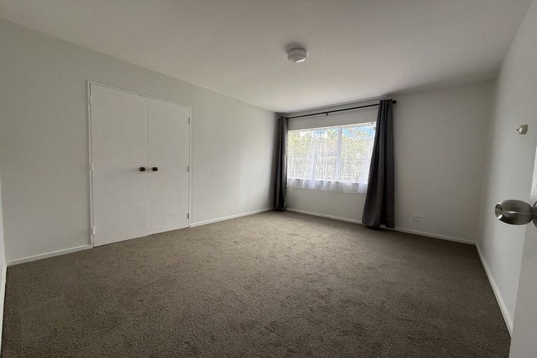 Photo of property in 91 Triangle Road, Massey, Auckland, 0614