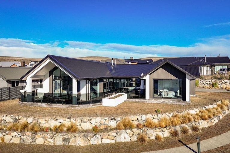 Photo of property in 17 Mistake Drive, Lake Tekapo, 7999