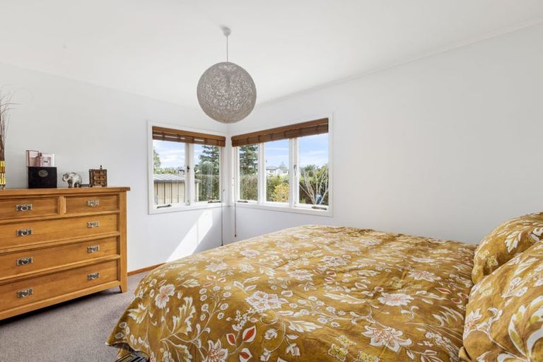 Photo of property in 26 Durham Street, Te Atatu Peninsula, Auckland, 0610