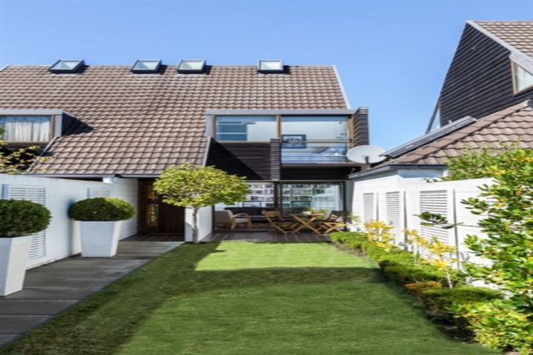 Photo of property in 94b Aikmans Road, Merivale, Christchurch, 8014