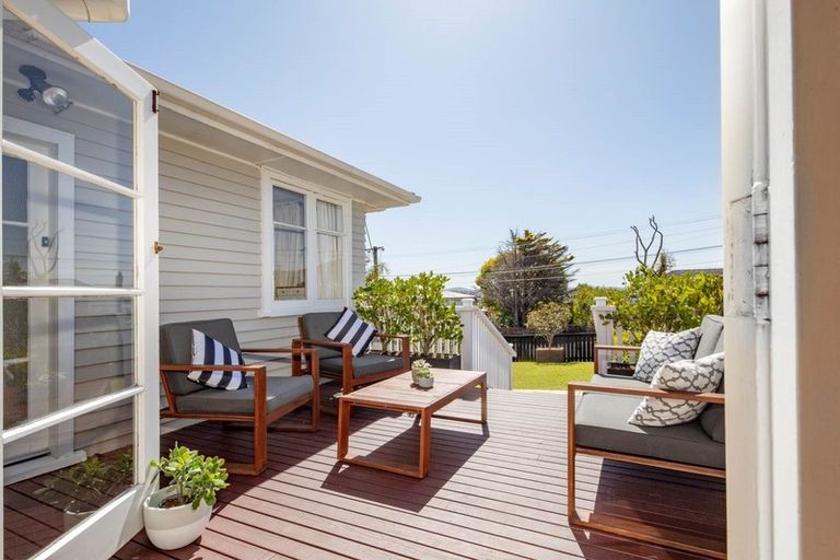 Photo of property in 18a Gilliam Street, New Lynn, Auckland, 0600
