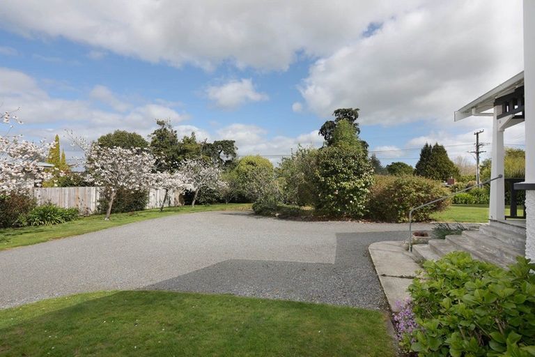 Photo of property in 12 Wanganui Road, Marton, 4710