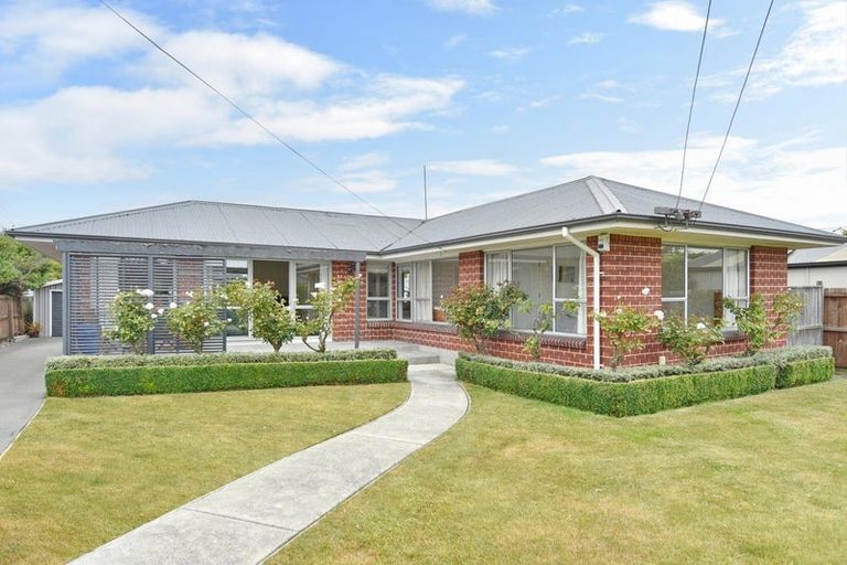 Photo of property in 4 Mcfaddens Road, St Albans, Christchurch, 8052