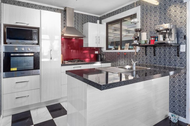 Photo of property in 45 First Avenue, Avenues, Whangarei, 0110