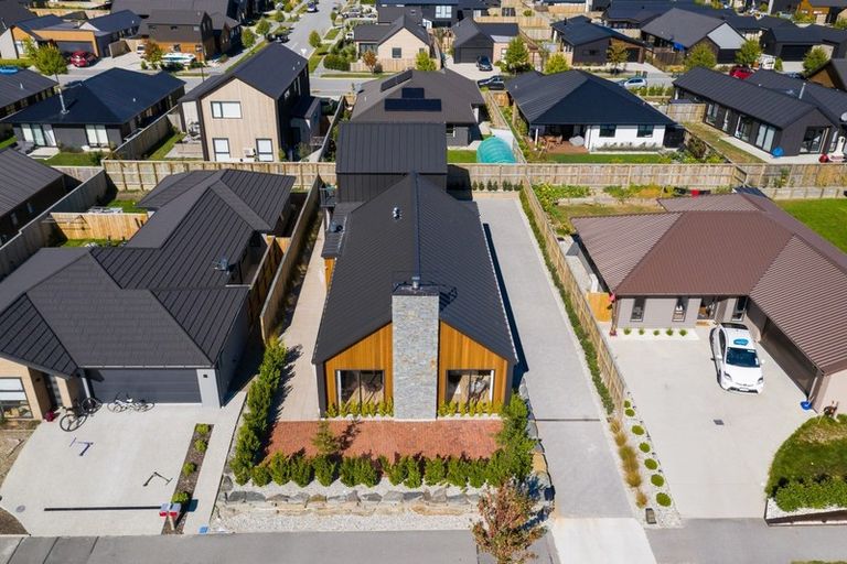 Photo of property in 8 Wheat Street, Jacks Point, Queenstown, 9371