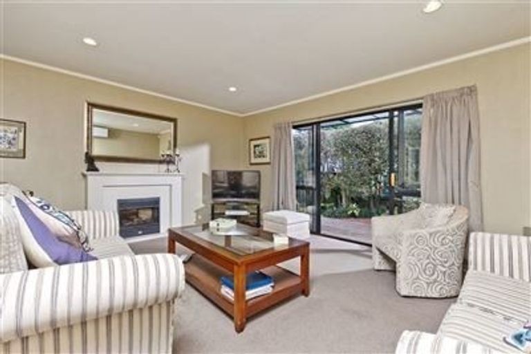 Photo of property in 1/3 Morton Avenue, Forrest Hill, Auckland, 0620