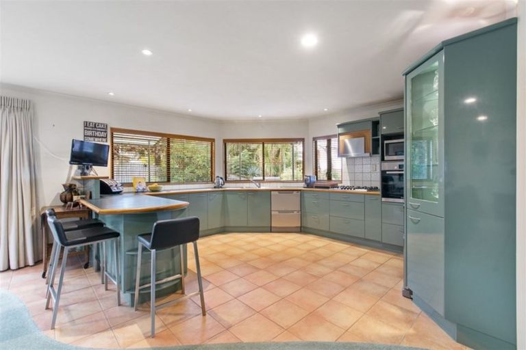 Photo of property in 23 Hogarth Rise, West Harbour, Auckland, 0618