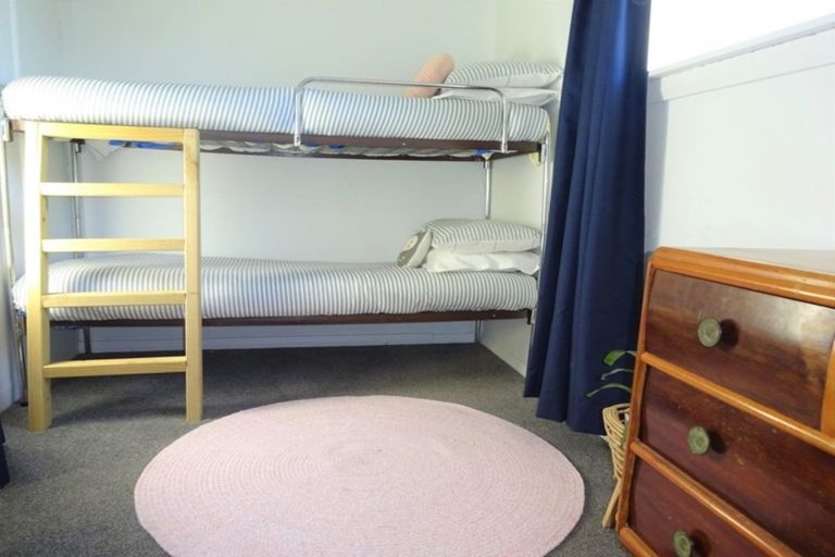 Photo of property in 35 Pratt Avenue, Foxton Beach, Foxton, 4815