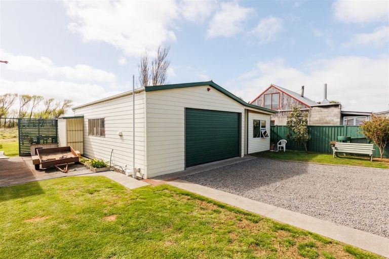 Photo of property in Build Inn, 1942 Parewanui Road, Parewanui, Bulls, 4894