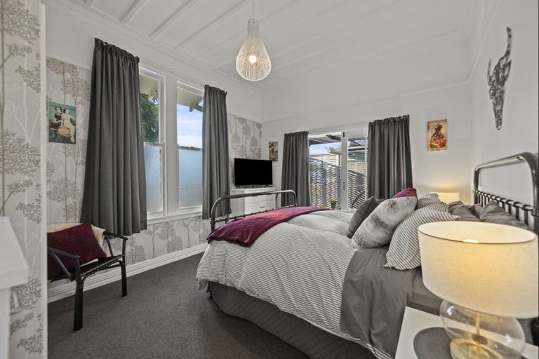 Photo of property in 410 Featherston Street, Palmerston North, 4414