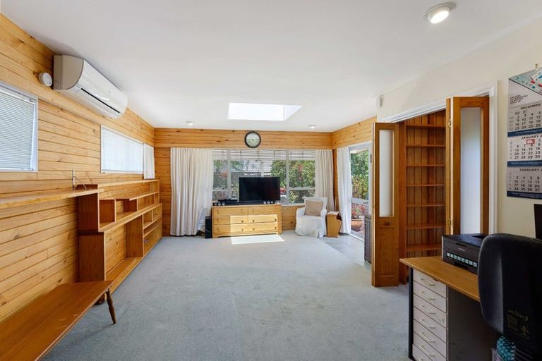 Photo of property in 10 Titoki Road, Waikanae Beach, Waikanae, 5036