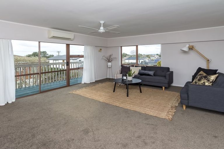 Photo of property in 3 Patons Road, Howick, Auckland, 2014