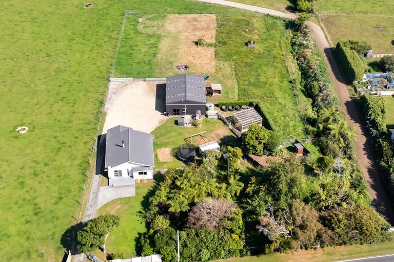Photo of property in 1491 Eltham Road, Kaponga, Hawera, 4679