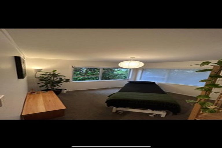 Photo of property in 37 West Lynn Road, Titirangi, Auckland, 0604