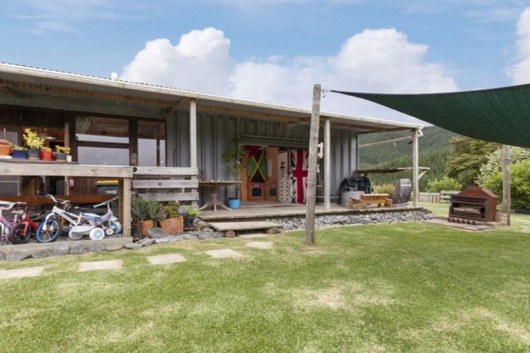 Photo of property in 958 Whangaripo Valley Road, Whangaripo, Wellsford, 0972