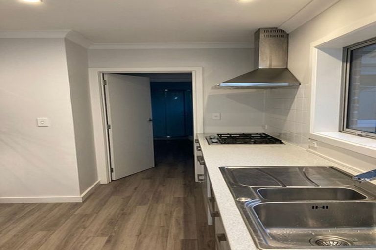 Photo of property in 8 Renfrew Street, Upper Riccarton, Christchurch, 8041