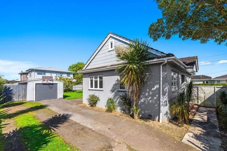 Photo of property in 1/42 Vine Street, Mangere East, Auckland, 2024