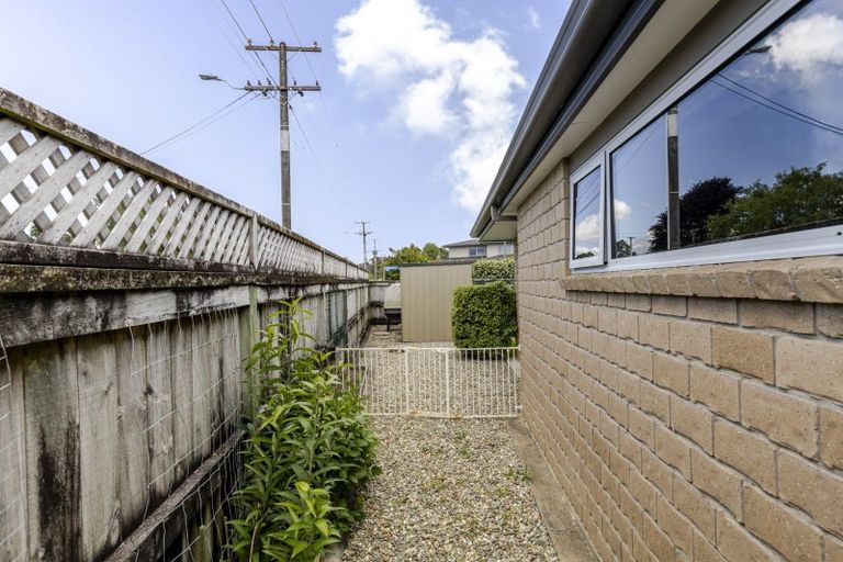 Photo of property in 2 Oakwood Drive, Highlands Park, New Plymouth, 4312