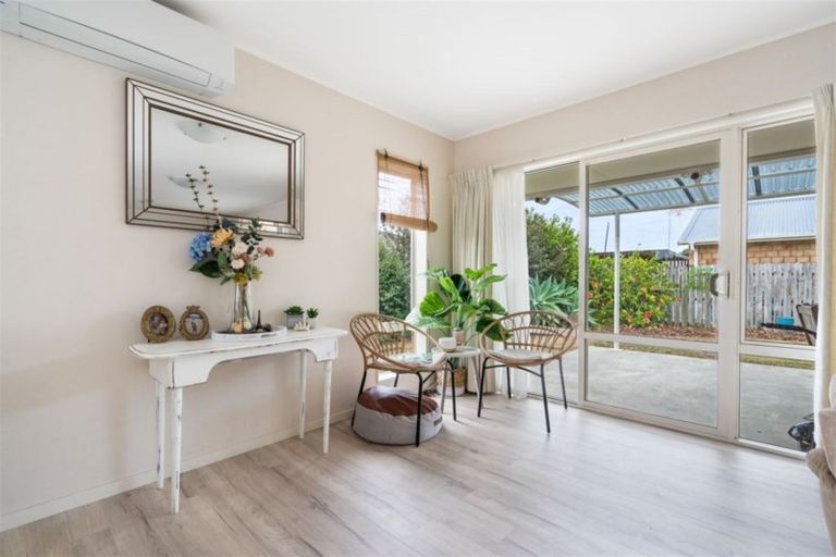 Photo of property in 34 Bermuda Place, One Tree Point, 0118