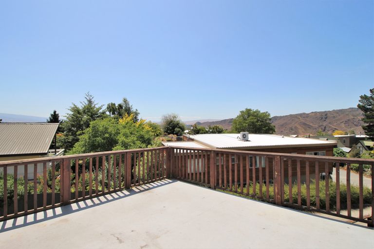 Photo of property in 60 Aronui Road, Bridge Hill, Alexandra, 9320