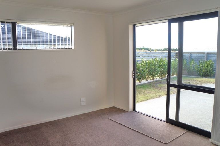 Photo of property in 48 Ocean View Rise, Ruakaka, 0116